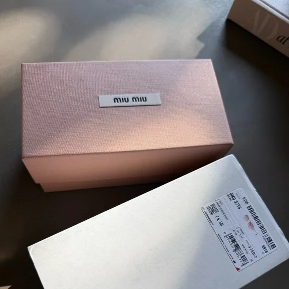 Miu Miu Sunglasses NEW - Picture 3 of 10